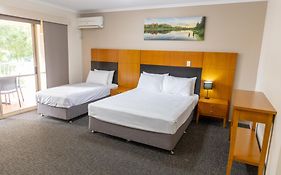 Sundowner Hotel Motel